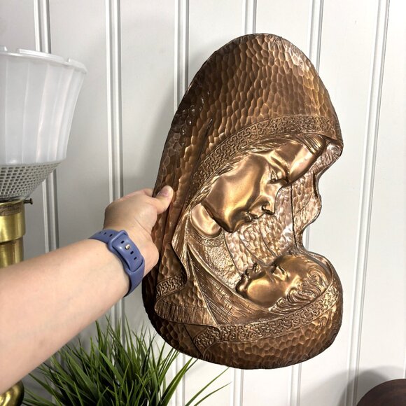 Vintage Copper Wall Art of Mary and Jesus Christian Religious Hanging Wall Decor - Picture 5 of 10